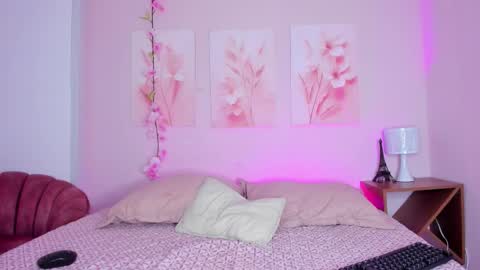 AmiiClark  online show from March 2, 7:10 pm