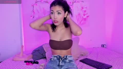 AmiiClark  online show from July 18, 7:06 pm