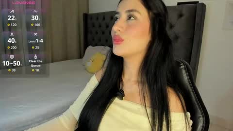 Snapshot of amiirra_ chatting on June 5, 2:40 am Amira sweet online show from June 5, 2:40 am