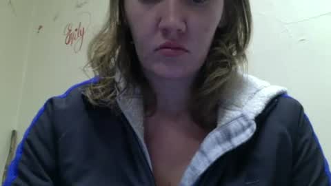 Snapshot of amileamariestar chatting on December 18, 3:26 am amileamariestar online show from December 18, 3:26 am