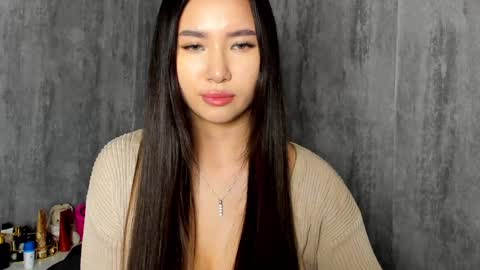 Amina online show from December 5, 12:55 pm