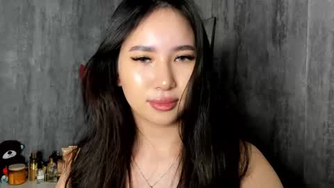 Amina online show from February 20, 1:08 pm