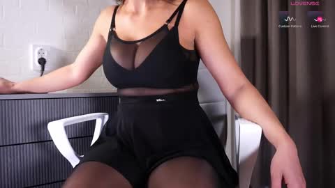 Snapshot of amina_key chatting on February 13, 5:47 am Amina Next stream 161124 in 1800 UTC3 online show from February 13, 5:47 am