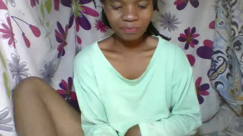 aminah01 online show from April 3, 10:19 pm