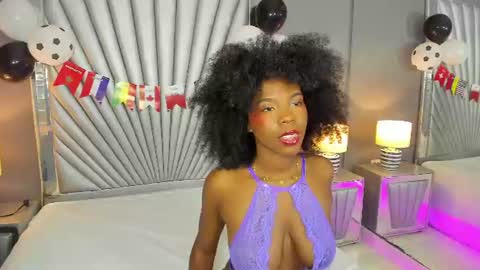amirajones online show from June 26, 8:35 pm