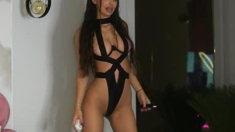 Amiraveyl online show from October 11, 1:16 am