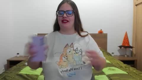 Snapshot of amiravyxen chatting on November 19, 10:54 pm Amira Vyxen online show from November 19, 10:54 pm