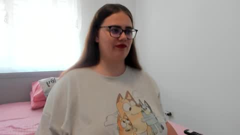 Snapshot of amiravyxen chatting on May 15, 8:10 am Amira Vyxen online show from May 15, 8:10 am