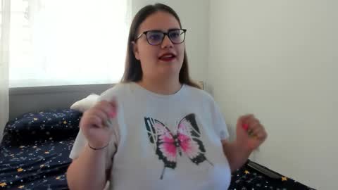 Snapshot of amiravyxen chatting on May 29, 7:39 am Amira Vyxen online show from May 29, 7:39 am