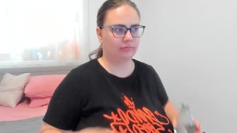 Amira Vyxen online show from June 23, 7:17 am