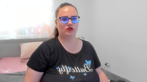 Amira Vyxen online show from June 24, 5:28 am