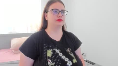 Amira Vyxen online show from June 30, 8:04 am