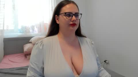 Amira Vyxen online show from July 1, 7:43 am