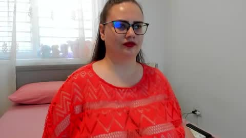 Amira Vyxen online show from July 28, 11:17 am