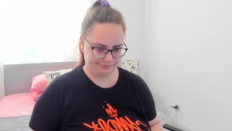 Amira Vyxen online show from August 3, 6:12 am