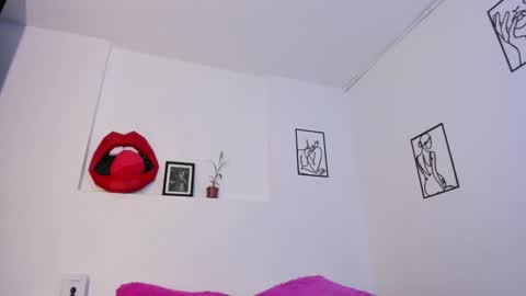 Snapshot of amisi_ari chatting on January 9, 6:04 pm hi guys im ariani ill be off till december 1st for vacation if u want u can add me on snapchat by bio and talk or play there online show from January 9, 6:04 pm