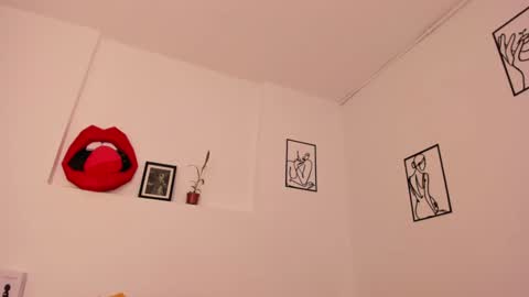 Snapshot of amisi_ari chatting on January 20, 5:59 pm hi guys im ariani ill be off till december 1st for vacation if u want u can add me on snapchat by bio and talk or play there online show from January 20, 5:59 pm