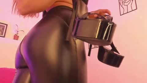 Snapshot of amisi_ari chatting on March 8, 6:05 pm hi guys im ariani ill be off till december 1st for vacation if u want u can add me on snapchat by bio and talk or play there online show from March 8, 6:05 pm