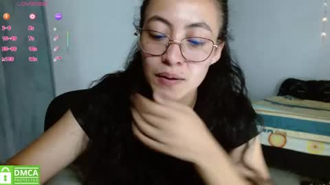 Snapshot of amitlu_ chatting on July 9, 9:52 pm amitlu_ online show from July 9, 9:52 pm