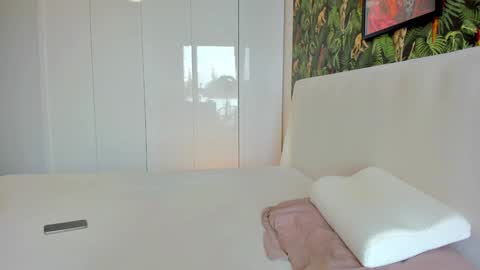 Snapshot of amj_b chatting on September 10, 9:53 am Amy online show from September 10, 9:53 am