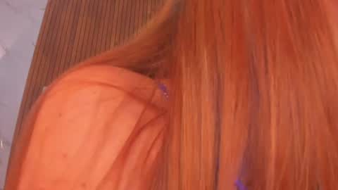 Snapshot of ammbar_foxx chatting on June 13, 2:37 pm ambar online show from June 13, 2:37 pm