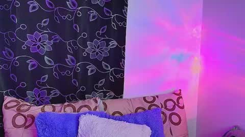 Snapshot of ammeliejoy chatting on January 13, 11:32 pm Ammelie online show from January 13, 11:32 pm