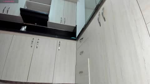 Amelya online show from December 19, 1:18 pm