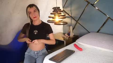 Snapshot of ammy_durand chatting on June 16, 7:27 pm ammy durand online show from June 16, 7:27 pm