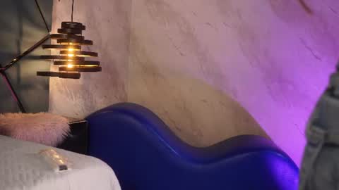 Snapshot of ammy_durand chatting on June 30, 7:37 pm ammy durand online show from June 30, 7:37 pm