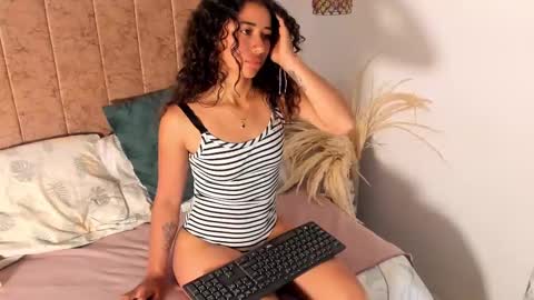 Snapshot of ammy_nova chatting on December 13, 10:34 pm Ammy Nova online show from December 13, 10:34 pm