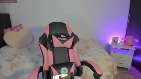 Snapshot of ammy_rodriguez_ chatting on September 16, 1:39 am Ammy online show from September 16, 1:39 am