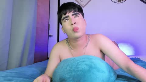 Snapshot of amon_kyle chatting on May 16, 4:53 am Amon online show from May 16, 4:53 am