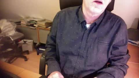 Snapshot of amor2200 chatting on January 25, 8:31 pm Amor2200 online show from January 25, 8:31 pm