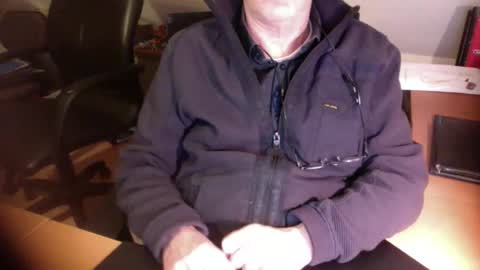 Snapshot of amor2200 chatting on February 17, 6:37 pm Amor2200 online show from February 17, 6:37 pm