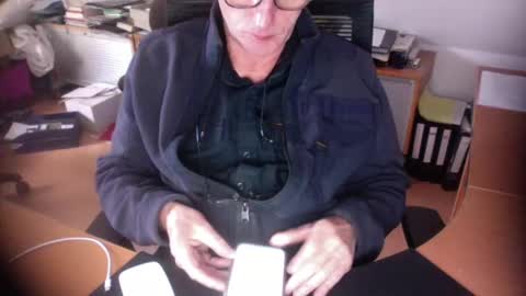 Snapshot of amor2200 chatting on September 15, 5:13 pm Amor2200 online show from September 15, 5:13 pm