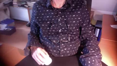 Snapshot of amor2200 chatting on November 3, 8:48 am Amor2200 online show from November 3, 8:48 am