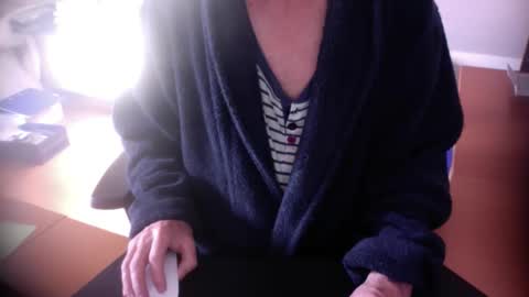 Snapshot of amor2200 chatting on November 4, 9:08 am Amor2200 online show from November 4, 9:08 am