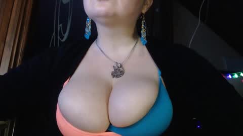 amorelara online show from January 1, 7:53 pm