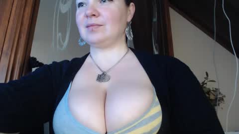 amorelara online show from January 26, 7:42 am