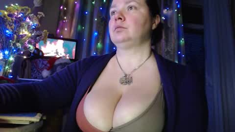 Snapshot of amorelara chatting on January 16, 5:44 am amorelara online show from January 16, 5:44 am