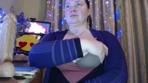 Snapshot of amorelara chatting on February 13, 3:35 am amorelara online show from February 13, 3:35 am