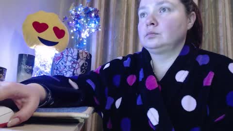 Snapshot of amorelara chatting on February 24, 3:15 am amorelara online show from February 24, 3:15 am