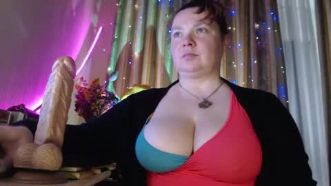 Snapshot of amorelara chatting on June 6, 4:01 pm amorelara online show from June 6, 4:01 pm