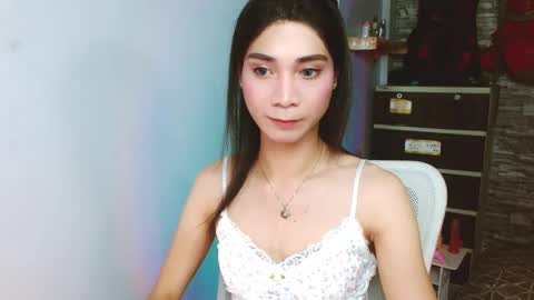 Snapshot of amorous_tina chatting on November 18, 10:09 am Tina online show from November 18, 10:09 am