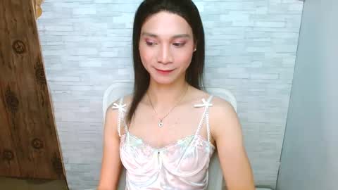 Snapshot of amorous_tina chatting on February 3, 6:13 pm Tina online show from February 3, 6:13 pm