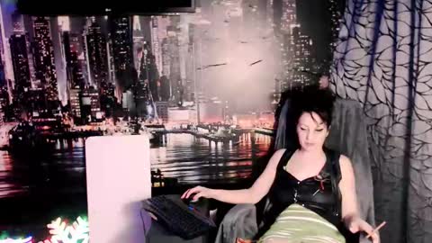 Sarah online show from March 5, 6:59 pm