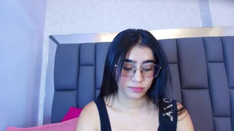 amy__wats0n online show from May 4, 7:10 pm