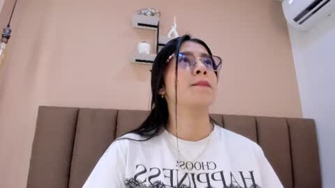 amy__wats0n online show from June 16, 7:05 pm