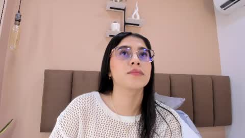 amy__wats0n online show from June 18, 7:07 pm