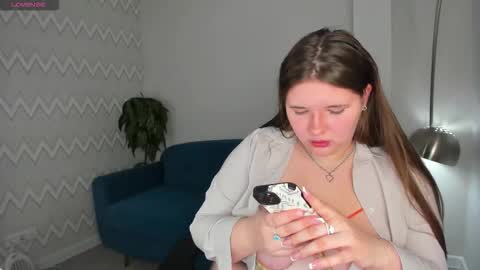 AmyGMT 2 Mon-Sun  0300am-0900am  online show from November 7, 7:30 am